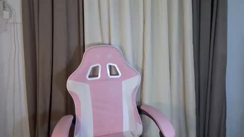 sassy_jenny8 online show from November 5, 2025, 10:26 am