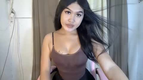 sassy_jenny8 online show from April 7, 2026, 10:05 am