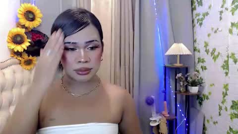 sassy_tinaxx online show from November 25, 2025, 11:54 am