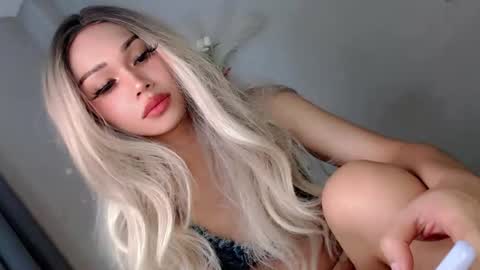 Z I A online show from February 10, 2026, 10:25 pm