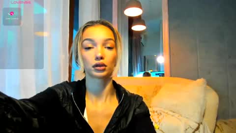 sassyt33n online show from October 8, 2025, 8:23 am