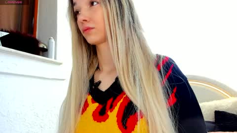 sassyt33n online show from April 8, 2026, 7:52 am