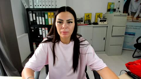 sassytiff online show from September 12, 2025, 10:15 am