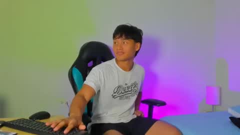 Evans Williams online show from February 12, 2025, 11:41 pm