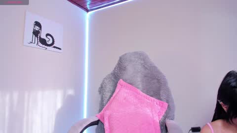    im expecting 300 thumbs up on my altar online show from January 13, 2025, 9:20 pm