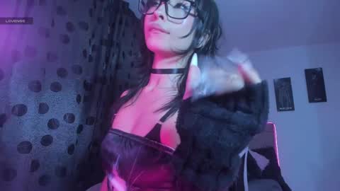    im expecting 300 thumbs up on my altar online show from September 23, 2025, 11:30 pm