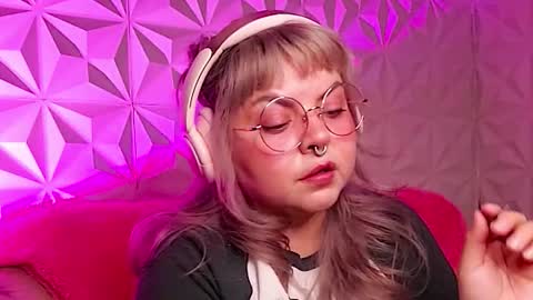 Gina George online show from November 30, 2025, 9:52 pm