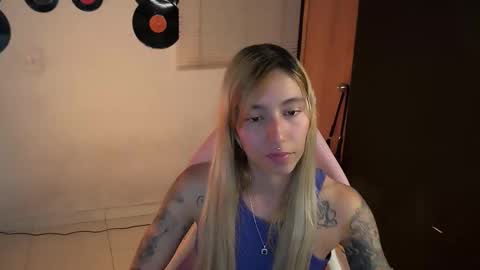 I AM JENN  online show from April 25, 2026, 5:10 am