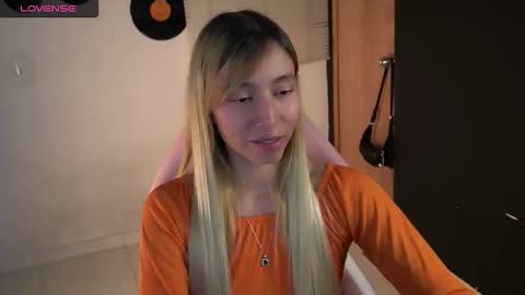 I AM JENN  online show from June 7, 2026, 2:16 am