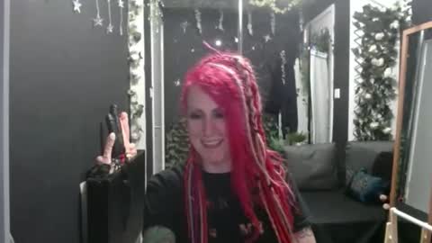 SaucySky online show from September 9, 2025, 9:58 pm