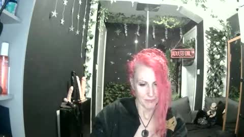 SaucySky online show from April 16, 2026, 10:23 pm