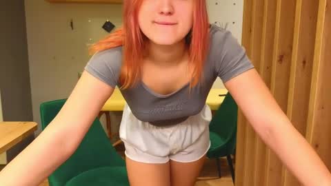 Snapshot of sav_anna chatting on December 15, 2024, 5:53 pm LUNA and ANNA    online show from December 15, 2024, 5:53 pm