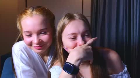 Snapshot of sav_anna chatting on January 7, 2025, 6:56 pm LUNA and ANNA    online show from January 7, 2025, 6:56 pm