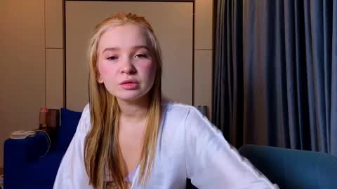 Snapshot of sav_anna chatting on February 13, 2025, 5:44 pm LUNA and ANNA    online show from February 13, 2025, 5:44 pm