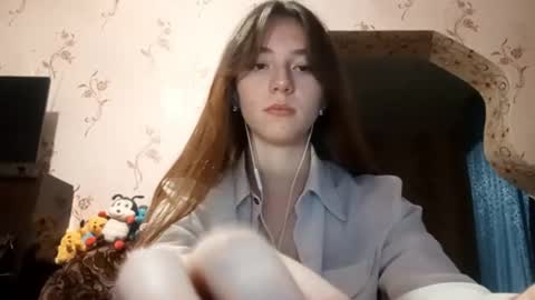Sophie online show from September 27, 2025, 3:06 pm