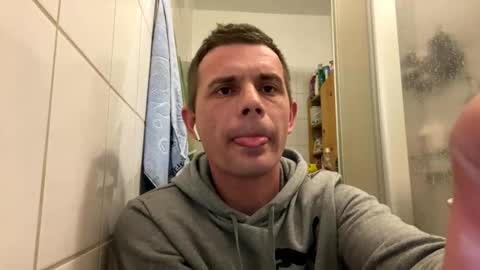 chamomile online show from November 14, 2025, 9:35 pm