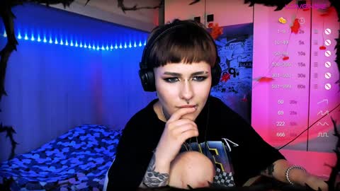Snapshot of say_mary chatting on December 1, 2024, 4:29 pm pronoun she. name Mary. age 21. online show from December 1, 2024, 4:29 pm