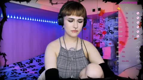 Snapshot of say_mary chatting on December 8, 2024, 7:37 am pronoun she. name Mary. age 21. online show from December 8, 2024, 7:37 am
