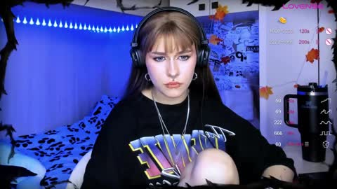 Snapshot of say_mary chatting on December 16, 2024, 8:48 pm pronoun she. name Mary. age 21. online show from December 16, 2024, 8:48 pm
