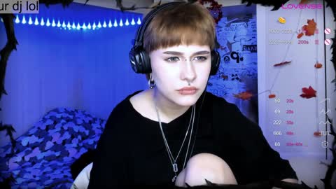 Snapshot of say_mary chatting on December 23, 2024, 12:35 am pronoun she. name Mary. age 21. online show from December 23, 2024, 12:35 am