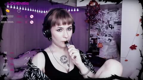 Snapshot of say_mary chatting on February 3, 2025, 12:03 pm pronoun she. name Mary. age 21. online show from February 3, 2025, 12:03 pm