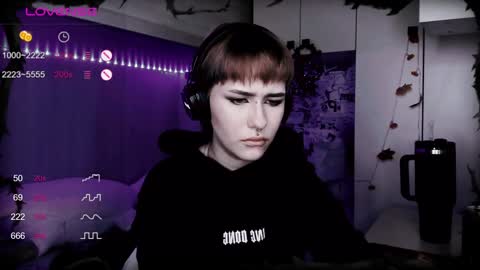 Snapshot of say_mary chatting on February 7, 2025, 4:59 am pronoun she. name Mary. age 21. online show from February 7, 2025, 4:59 am