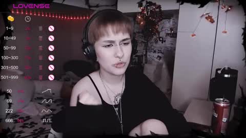 Snapshot of say_mary chatting on February 16, 2025, 6:21 pm pronoun she. name Mary. age 21. online show from February 16, 2025, 6:21 pm