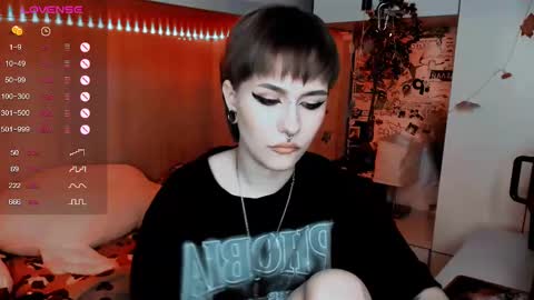 Snapshot of say_mary chatting on February 19, 2025, 8:52 pm pronoun she. name Mary. age 21. online show from February 19, 2025, 8:52 pm