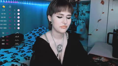 Snapshot of say_mary chatting on March 4, 2025, 2:53 pm pronoun she. name Mary. age 21. online show from March 4, 2025, 2:53 pm