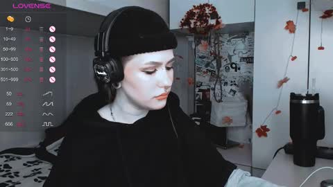 Snapshot of say_mary chatting on March 8, 2025, 8:11 am pronoun she. name Mary. age 21. online show from March 8, 2025, 8:11 am