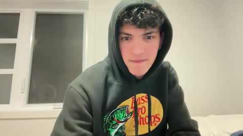 sbouchikh03 online show from January 9, 2026, 12:35 am