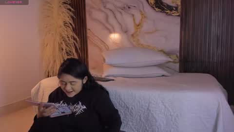 scarlet__rose_ online show from July 19, 2026, 11:36 am