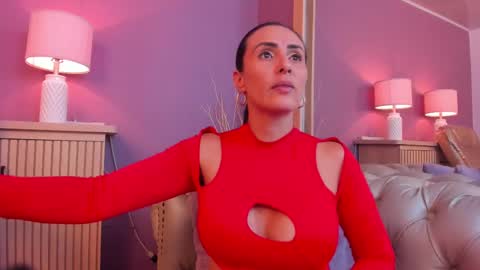 Scarlet Edwars online show from March 12, 2025, 6:40 am