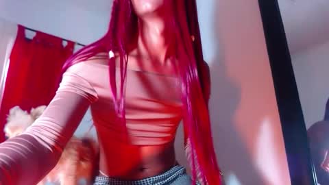 Snapshot of scarlet_goddes chatting on October 6, 2025, 11:51 am As me online show from October 6, 2025, 11:51 am