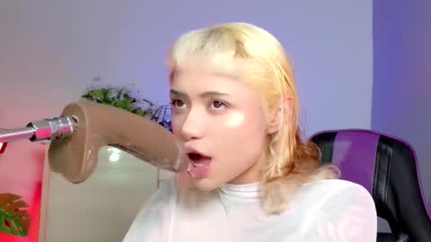 scarlet_gold online show from February 9, 2026, 3:21 am