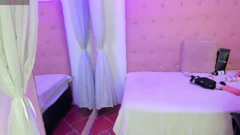 scarlet_hans online show from June 15, 2026, 11:34 am