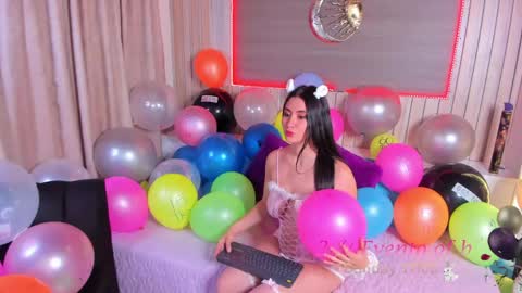 Scarlet  online show from May 18, 2026, 3:13 am