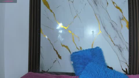 scarlet_shadow_hh online show from April 17, 2026, 4:32 pm