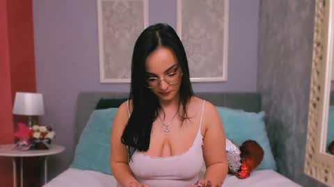 Scarlet online show from March 10, 2026, 6:24 pm