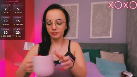 Scarlet online show from April 6, 2026, 10:11 pm