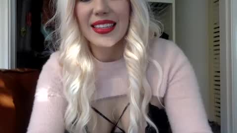 Snapshot of scarlet_whisper chatting on December 8, 2024, 11:19 pm scarlet whisper online show from December 8, 2024, 11:19 pm