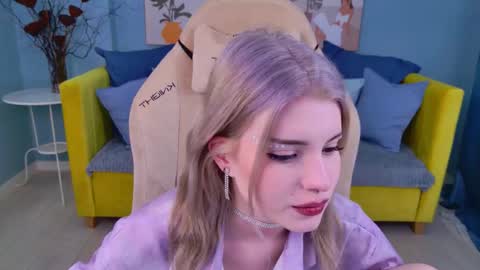 scarletblackwood online show from March 19, 2026, 4:49 am