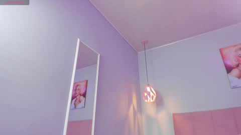 Snapshot of scarletgv chatting on December 19, 2024, 5:07 am Scarlet online show from December 19, 2024, 5:07 am