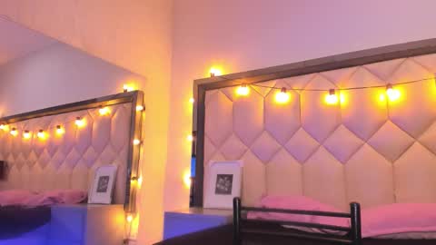 scarlethbigbug online show from January 17, 2026, 11:26 am