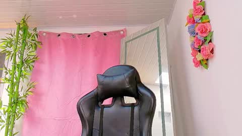 Snapshot of scarletjonesx chatting on February 5, 2026, 1:05 pm Denis online show from February 5, 2026, 1:05 pm