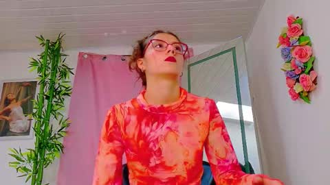 Snapshot of scarletjonesx chatting on February 23, 2026, 10:07 pm Denis online show from February 23, 2026, 10:07 pm