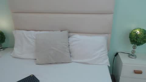 scarlet  online show from March 15, 2026, 11:27 am