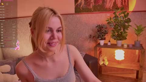 Snapshot of scarletmarney chatting on May 13, 2026, 3:20 pm scarletmarney online show from May 13, 2026, 3:20 pm