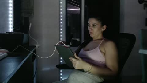 scarletmoons online show from March 17, 2026, 5:33 am