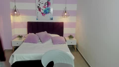 Scarlett online show from November 6, 2025, 1:45 pm